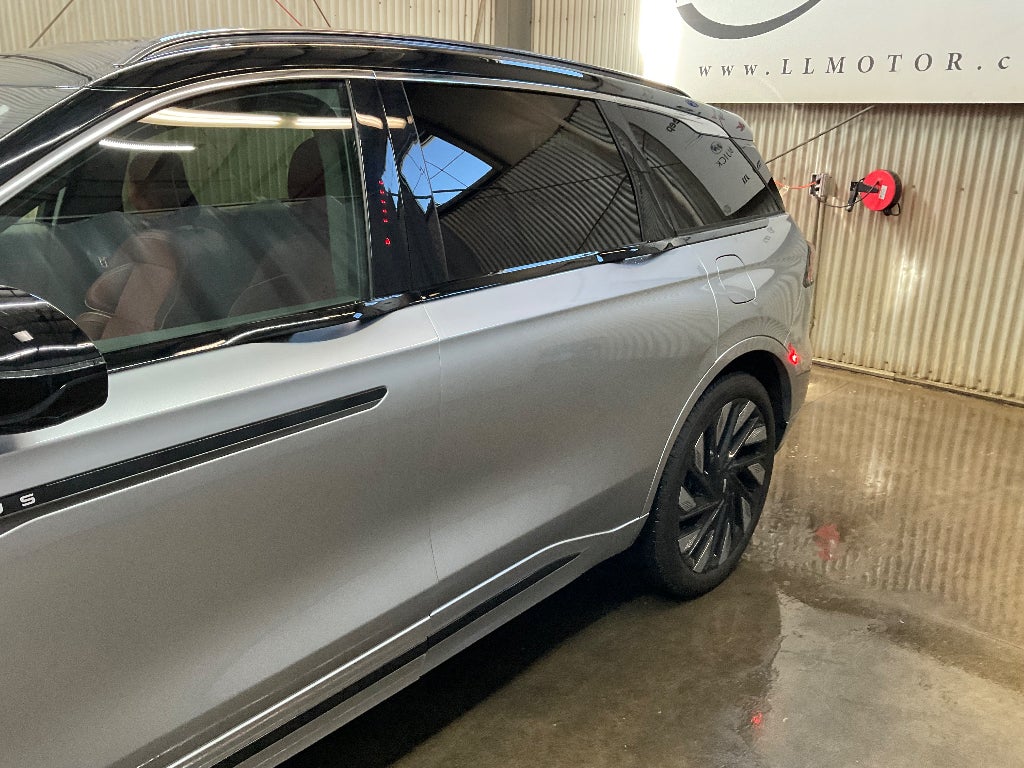 2025 Lincoln Nautilus Black Label