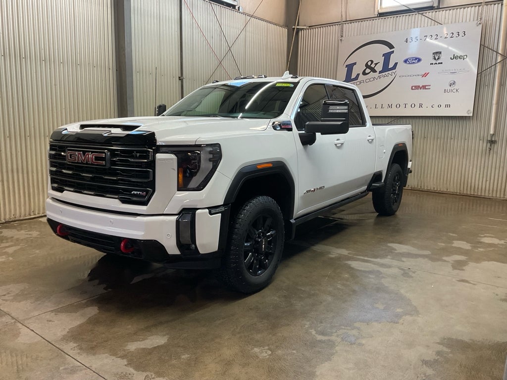2024 GMC Sierra AT4