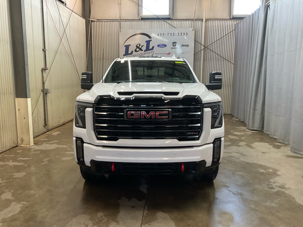 2024 GMC Sierra AT4