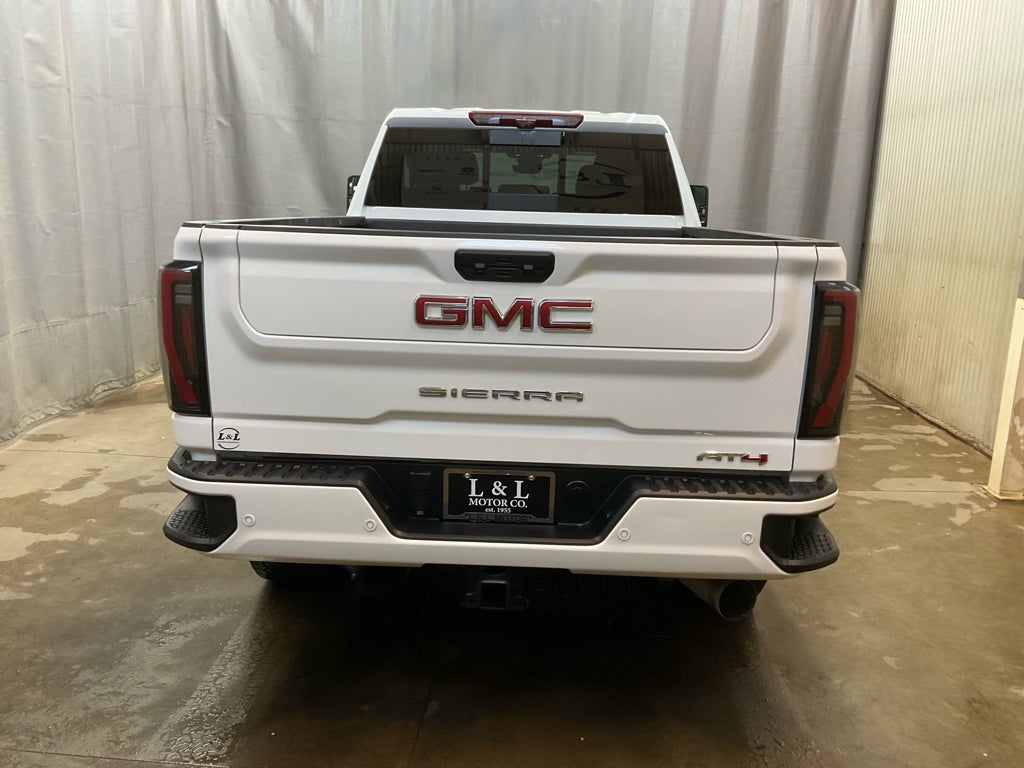 2024 GMC Sierra AT4
