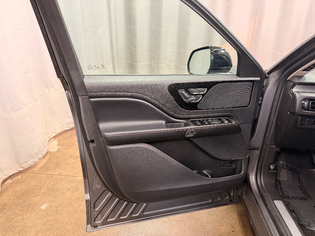 2023 Lincoln Aviator Standard