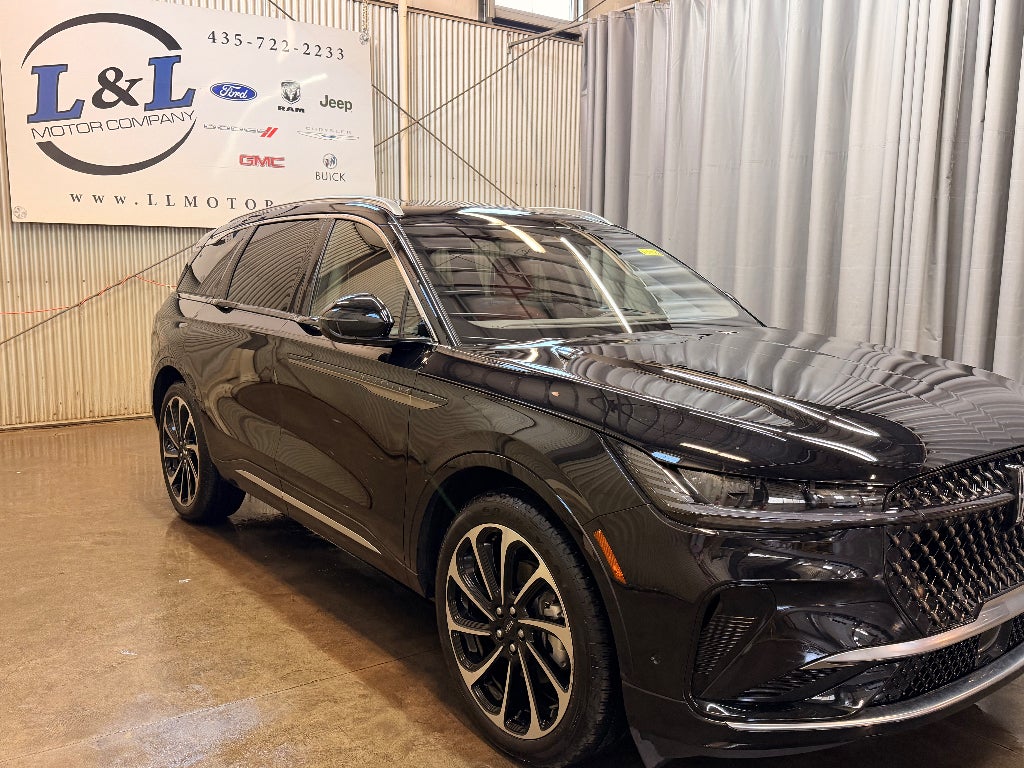 2024 Lincoln Nautilus Black Label